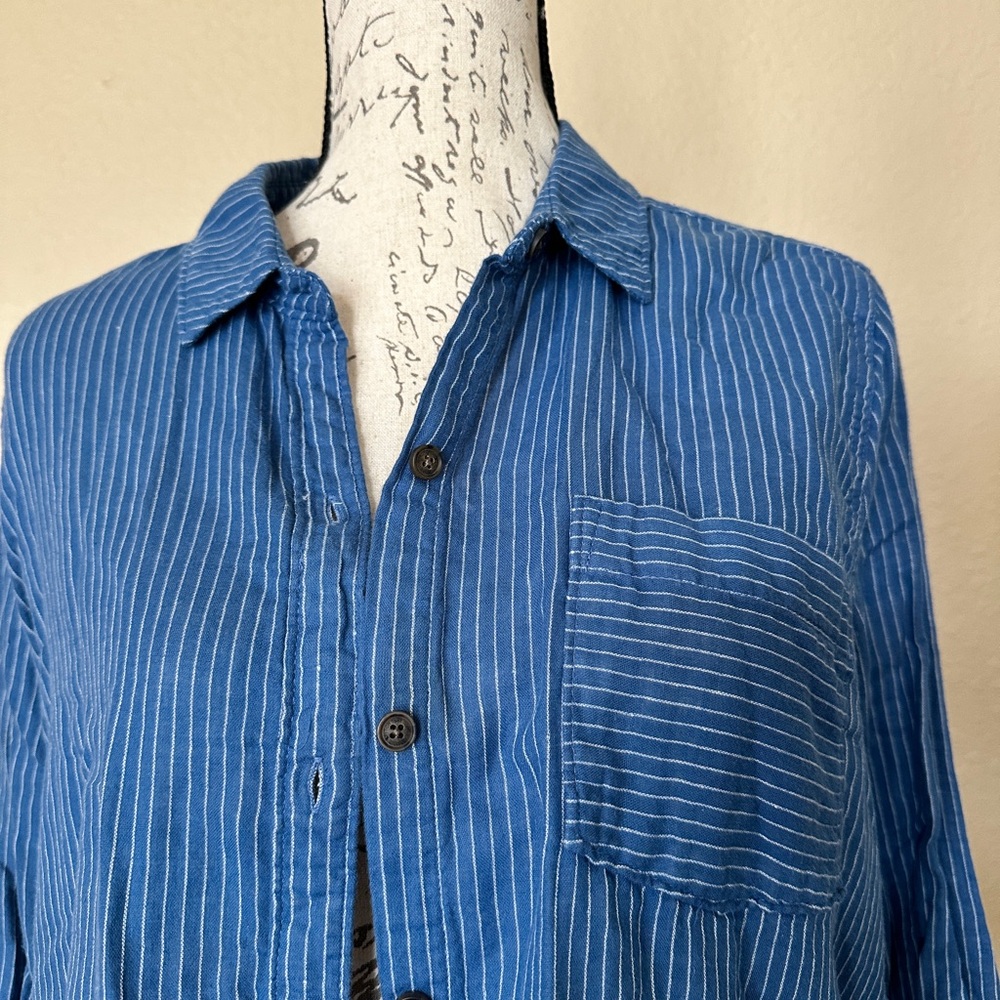 Abercrombie & Fitch Blue Striped Button-Up Shirt